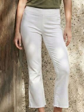 Avenue Montaigne White Cropped Flare Pants
